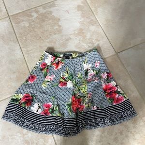 Skirt white House black market